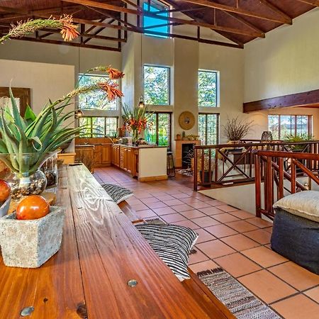 Ulwazi Rock Lodge Хейзивью Экстерьер фото